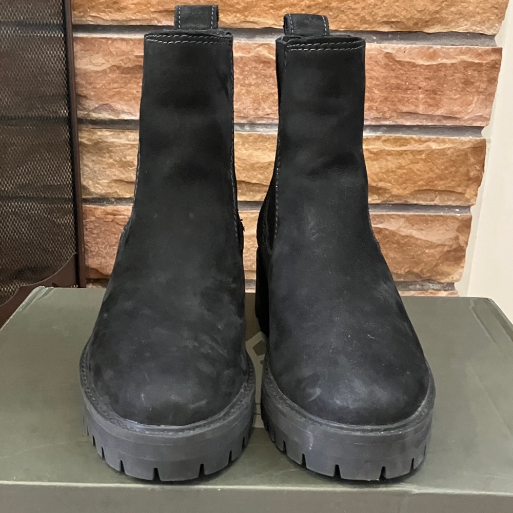 Timberland Black Suede Ankle Boots - Picture 2 of 9